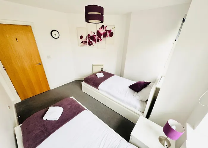Апартаменты Spacious 2-bedroom Haven With Modern Amenities In Bradley Stoke *
