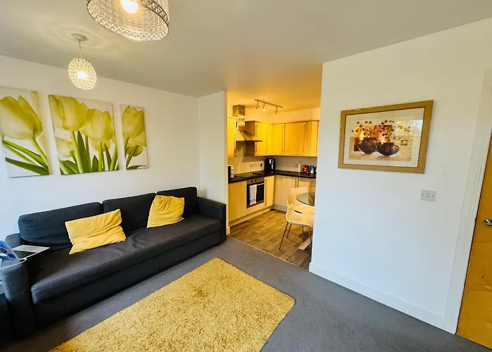 Spacious 2-bedroom Haven With Modern Amenities In Bradley Stoke Апартаменты