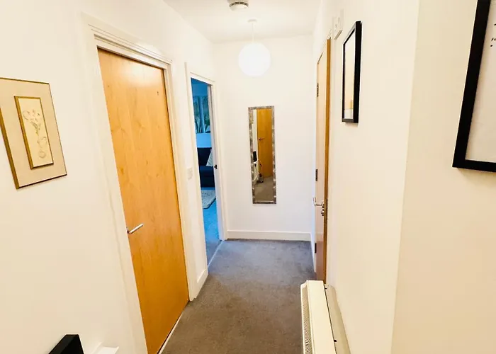 Spacious 2-bedroom Haven With Modern Amenities In Bradley Stoke Апартаменты Бристоль