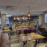 Spacious 2-bedroom Haven With Modern Amenities In Bradley Stoke
