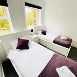 Apartment Spacious 2-bedroom Haven With Modern Amenities In Bradley Stoke