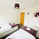 Spacious 2-bedroom Haven With Modern Amenities In Bradley Stoke