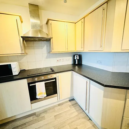 Spacious 2-bedroom Haven With Modern Amenities In Bradley Stoke * Bristol
