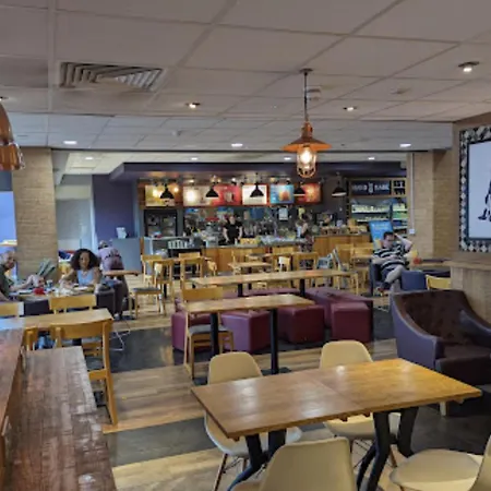 Spacious 2-bedroom Haven With Modern Amenities In Bradley Stoke