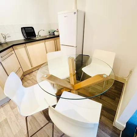 Spacious 2-bedroom Haven With Modern Amenities In Bradley Stoke Apartamento *