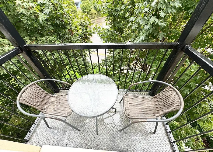 Spacious 2-bedroom Haven With Modern Amenities In Bradley Stoke *