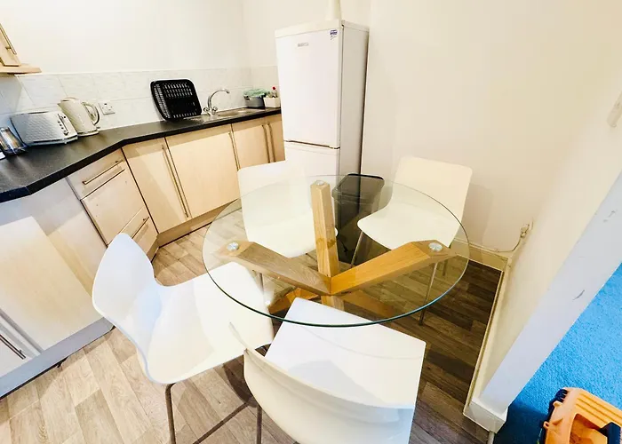 Spacious 2-bedroom Haven With Modern Amenities In Bradley Stoke Apartment *