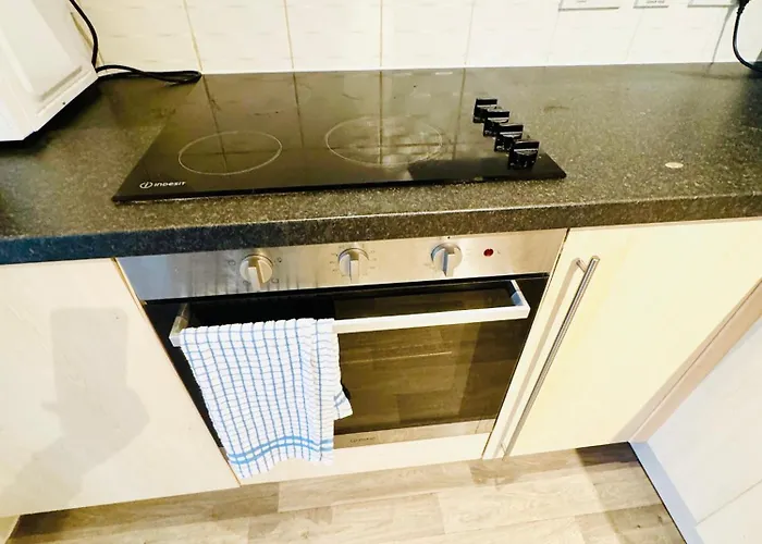 Spacious 2-bedroom Haven With Modern Amenities In Bradley Stoke * Bristol