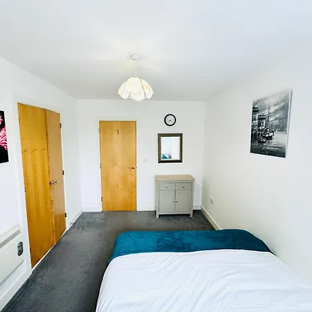 Spacious 2-bedroom Haven With Modern Amenities In Bradley Stoke