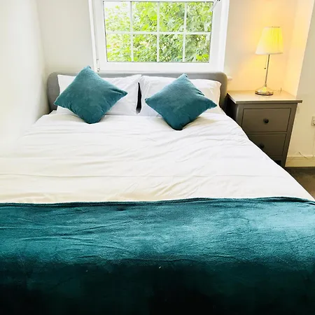 Spacious 2-bedroom Haven With Modern Amenities In Bradley Stoke Bristol