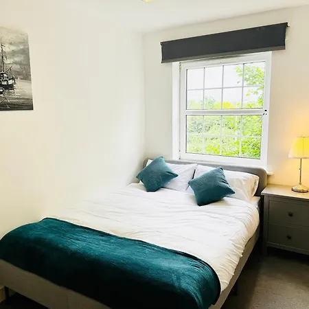 Spacious 2-bedroom Haven With Modern Amenities In Bradley Stoke Apartament