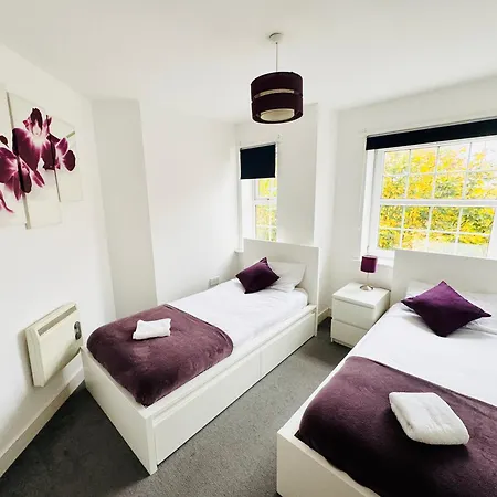 Apartment Spacious 2-bedroom Haven With Modern Amenities In Bradley Stoke