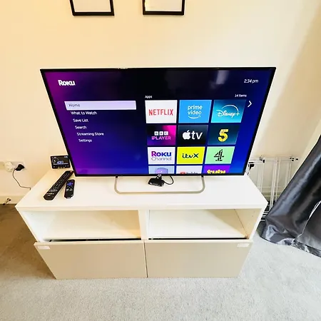 Spacious 2-bedroom Haven With Modern Amenities In Bradley Stoke Appartamento