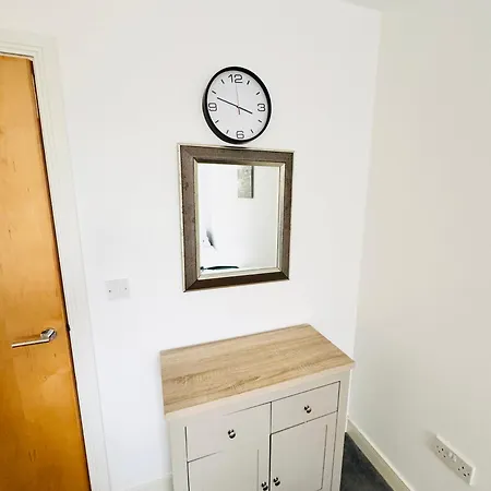 Spacious 2-bedroom Haven With Modern Amenities In Bradley Stoke Apartment Bristol