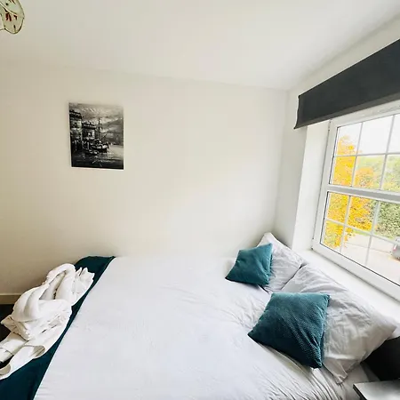 Spacious 2-bedroom Haven With Modern Amenities In Bradley Stoke Bristol