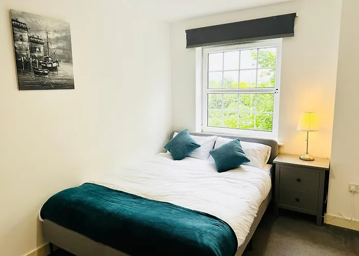 Spacious 2-bedroom Haven With Modern Amenities In Bradley Stoke Apartament